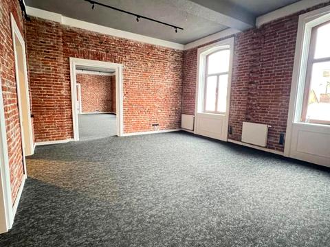 комерційна за адресою Гетьмана Петра Дорошенка вул. (Жовтнева), 37