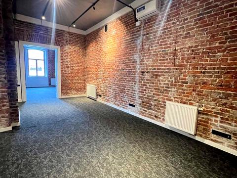 комерційна за адресою Гетьмана Петра Дорошенка вул. (Жовтнева), 37