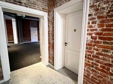 комерційна за адресою Гетьмана Петра Дорошенка вул. (Жовтнева), 37