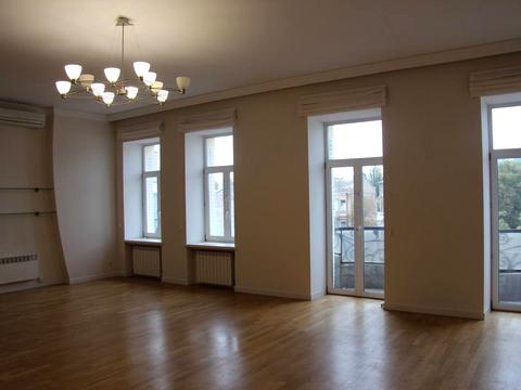 коммерческая по адресу Евгения Чикаленко ул. (Пушкінська), 21