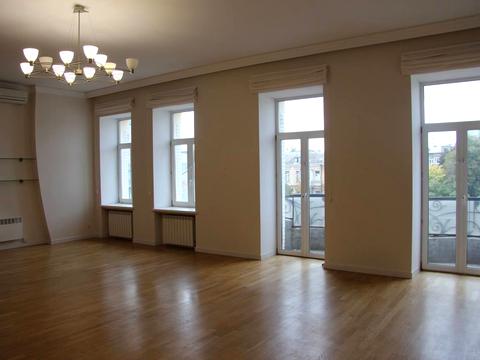 коммерческая по адресу Евгения Чикаленко ул. (Пушкінська), 21