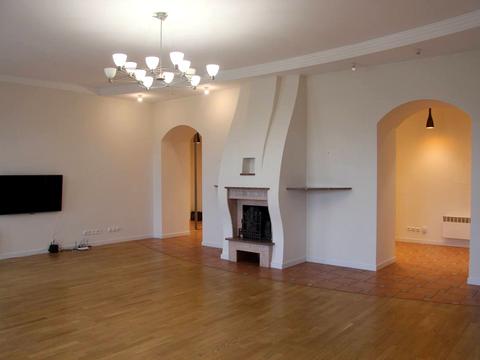 коммерческая по адресу Евгения Чикаленко ул. (Пушкінська), 21