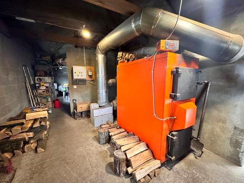 комерційна за адресою низова, 100