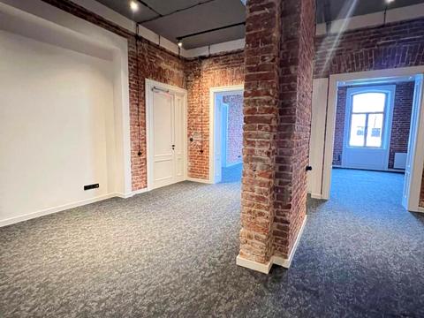 комерційна за адресою Гетьмана Петра Дорошенка вул. (Жовтнева), 37