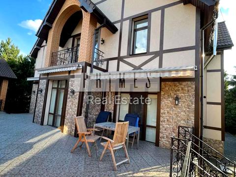 будинок за адресою Молодіжна вул.