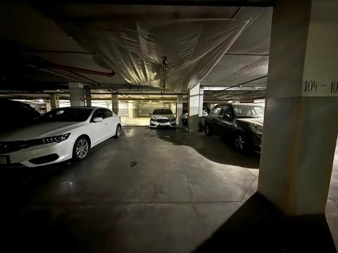 паркомісце за адресою Дмитрівська вул., 69