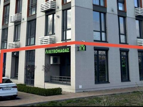 комерційна за адресою Дніпровська набережна вул., 20-А