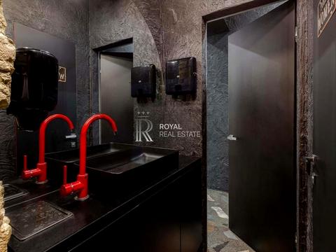 комерційна за адресою Богдана Хмельницького вул., 9