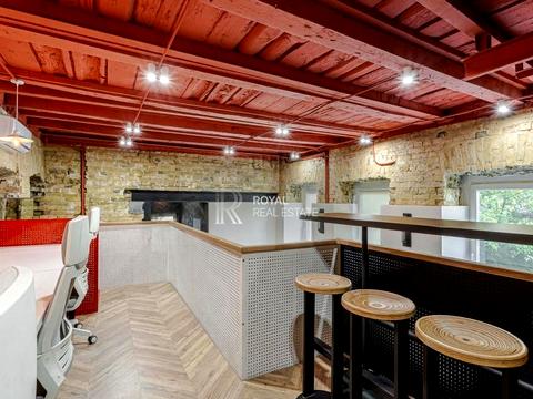 комерційна за адресою Богдана Хмельницького вул., 9