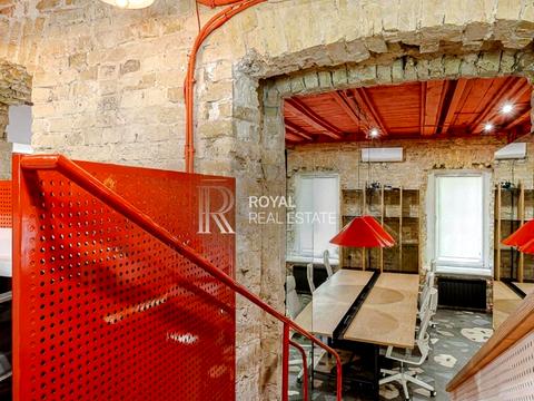 комерційна за адресою Богдана Хмельницького вул., 9