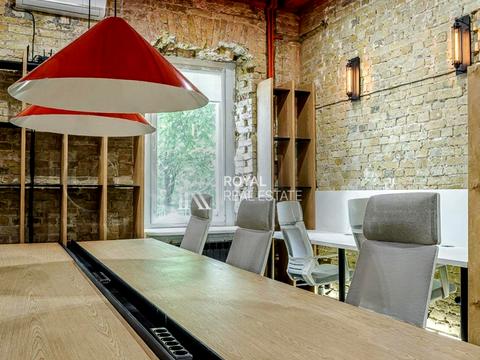 комерційна за адресою Богдана Хмельницького вул., 9