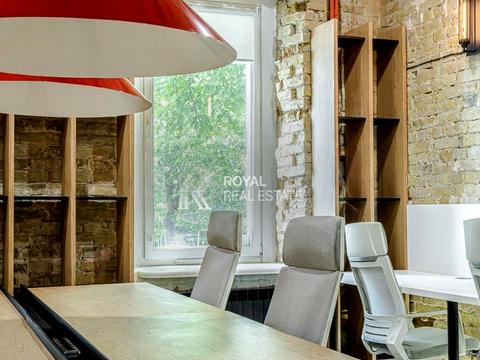 комерційна за адресою Богдана Хмельницького вул., 9