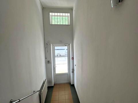 комерційна за адресою Залізнична вул., 2