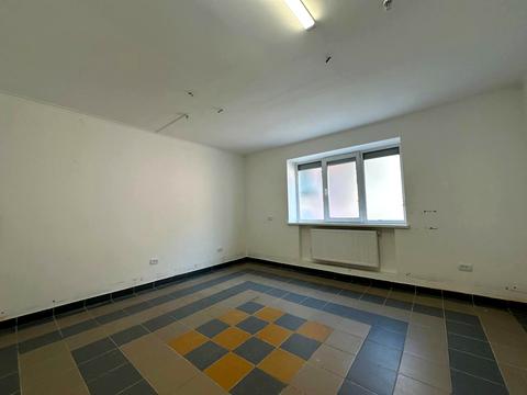 комерційна за адресою Залізнична вул., 2