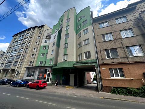 комерційна за адресою Залізнична вул., 2