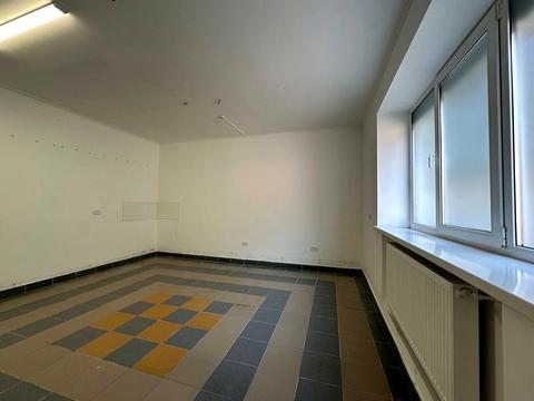 комерційна за адресою Залізнична вул., 2