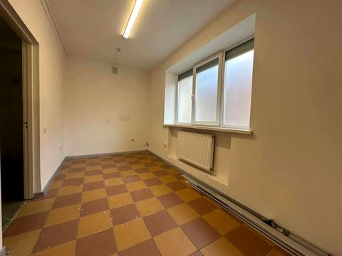 комерційна за адресою Залізнична вул., 2