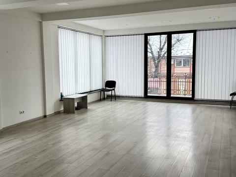 комерційна за адресою Мукачівська вул., 21