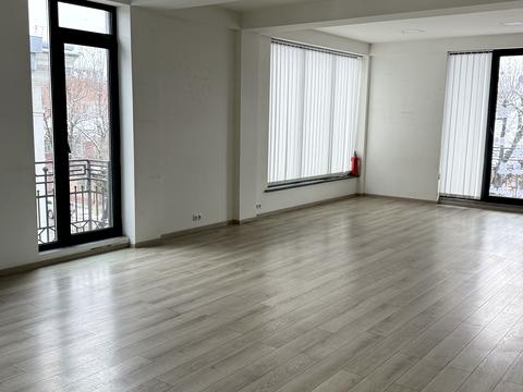 комерційна за адресою Мукачівська вул., 21