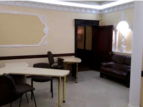 комерційна за адресою Соборна пл., 6