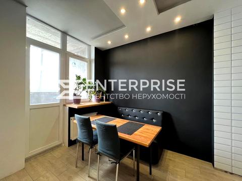 квартира за адресою Любомира Гузара просп. (Космонавта Комарова), 46-В