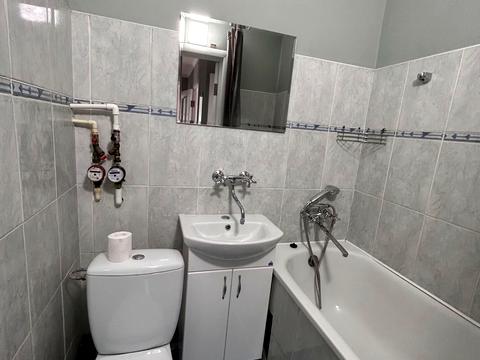 квартира за адресою Водопровідна вул., 42/1