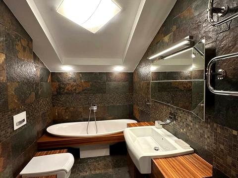 квартира за адресою Регенераторна вул., 4 к5