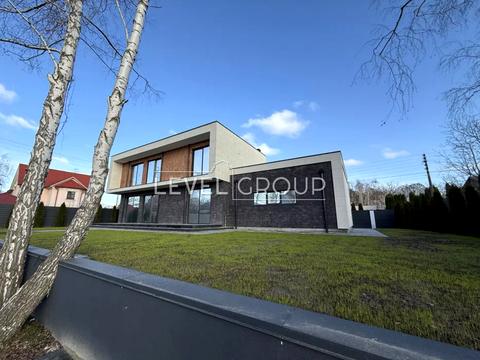 будинок за адресою Лугова вул.