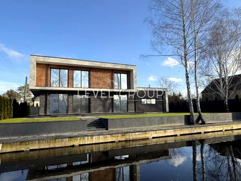 будинок за адресою Лугова вул.