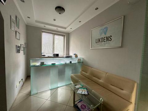 комерційна за адресою Братів Дужих вул. (Володимира Комарова), 35а