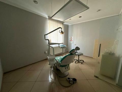 комерційна за адресою Братів Дужих вул. (Володимира Комарова), 35а