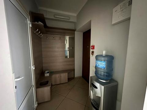 комерційна за адресою Братів Дужих вул. (Володимира Комарова), 35а