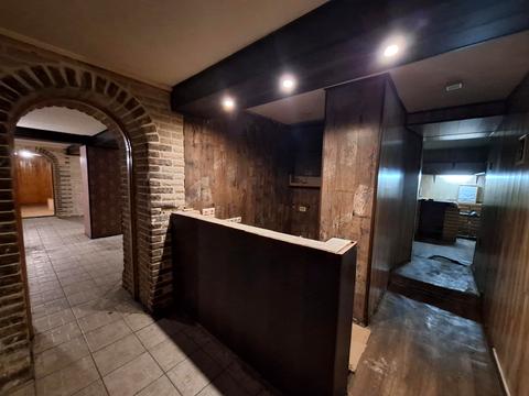 комерційна за адресою Металургів просп., 15