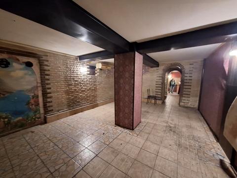 комерційна за адресою Металургів просп., 15