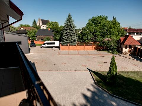комерційна за адресою Євгена Чикаленка вул., 26