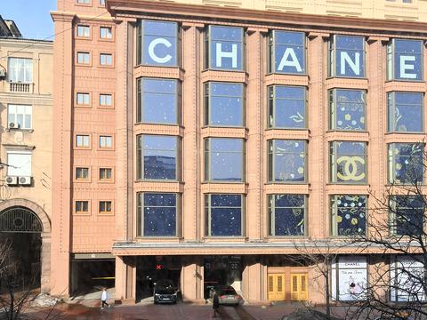 коммерческая по адресу Богдана Хмельницкого, 3