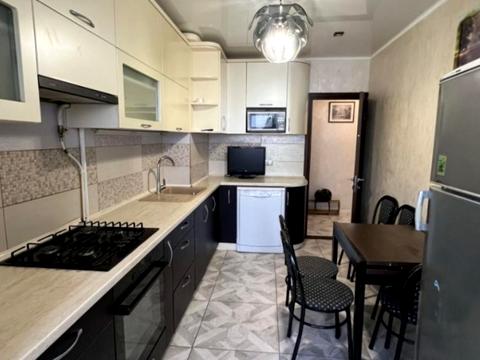 квартира за адресою Академіка Корольова вул., 75