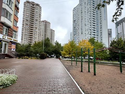 комерційна за адресою Урлівська вул., 40