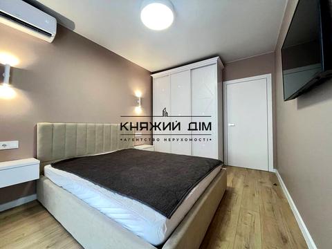 квартира за адресою Дніпровська набережна вул., 17-К