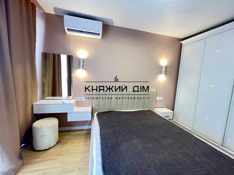 квартира за адресою Дніпровська набережна вул., 17-К