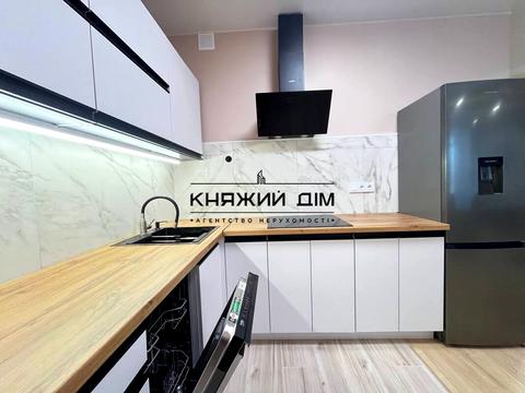 квартира за адресою Дніпровська набережна вул., 17-К