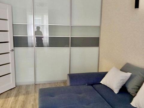 квартира за адресою Полковника Гуляєва просп. (Маршала Жукова), 111