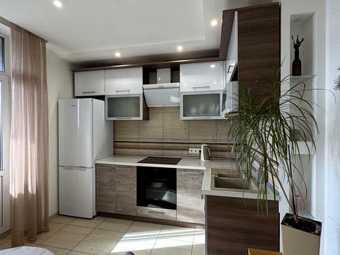 квартира за адресою Авіаконструктора Ігоря Сікорського вул. (Танкова), 4-В