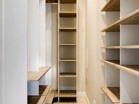 квартира по адресу Андрея Верхогляда ул. (Михайла Драгомирова), 2