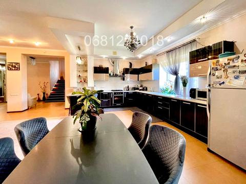 будинок за адресою Вишнева