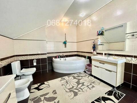 будинок за адресою Вишнева