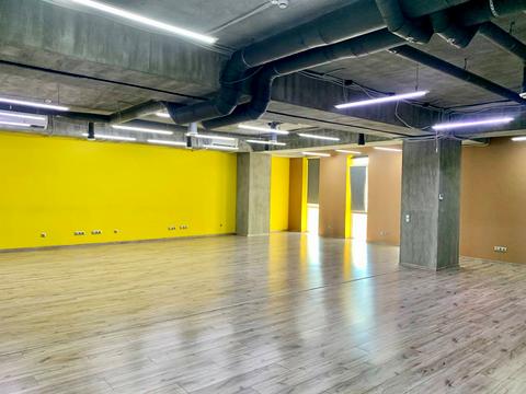 комерційна за адресою Мечникова вул., 11