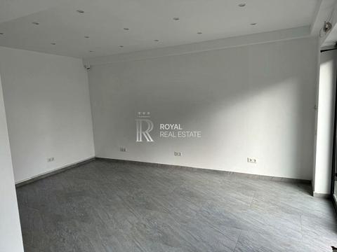 коммерческая по адресу Уинстона Черчилля ул. (Красноткацкая), 25