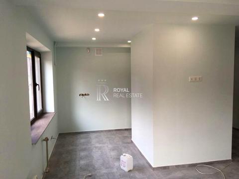 комерційна за адресою Воскресенський просп. (Перова), 11