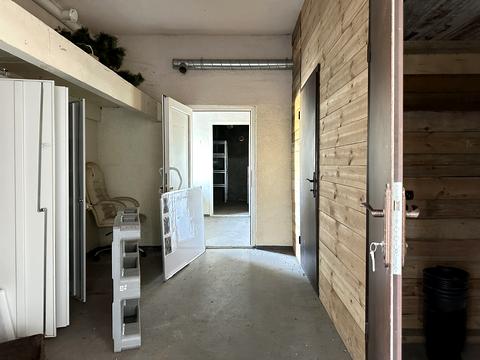 комерційна за адресою Дружби, 52